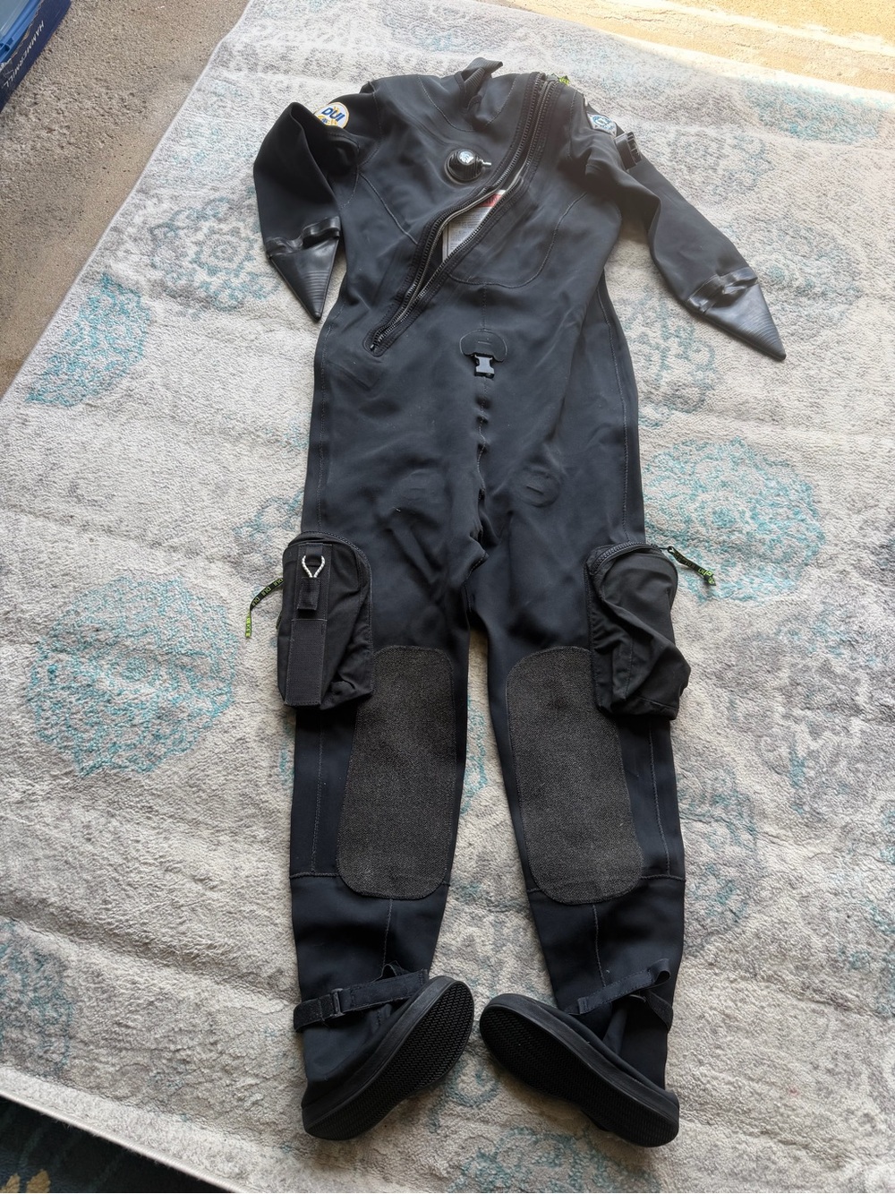 Womens size medium dui drysuit